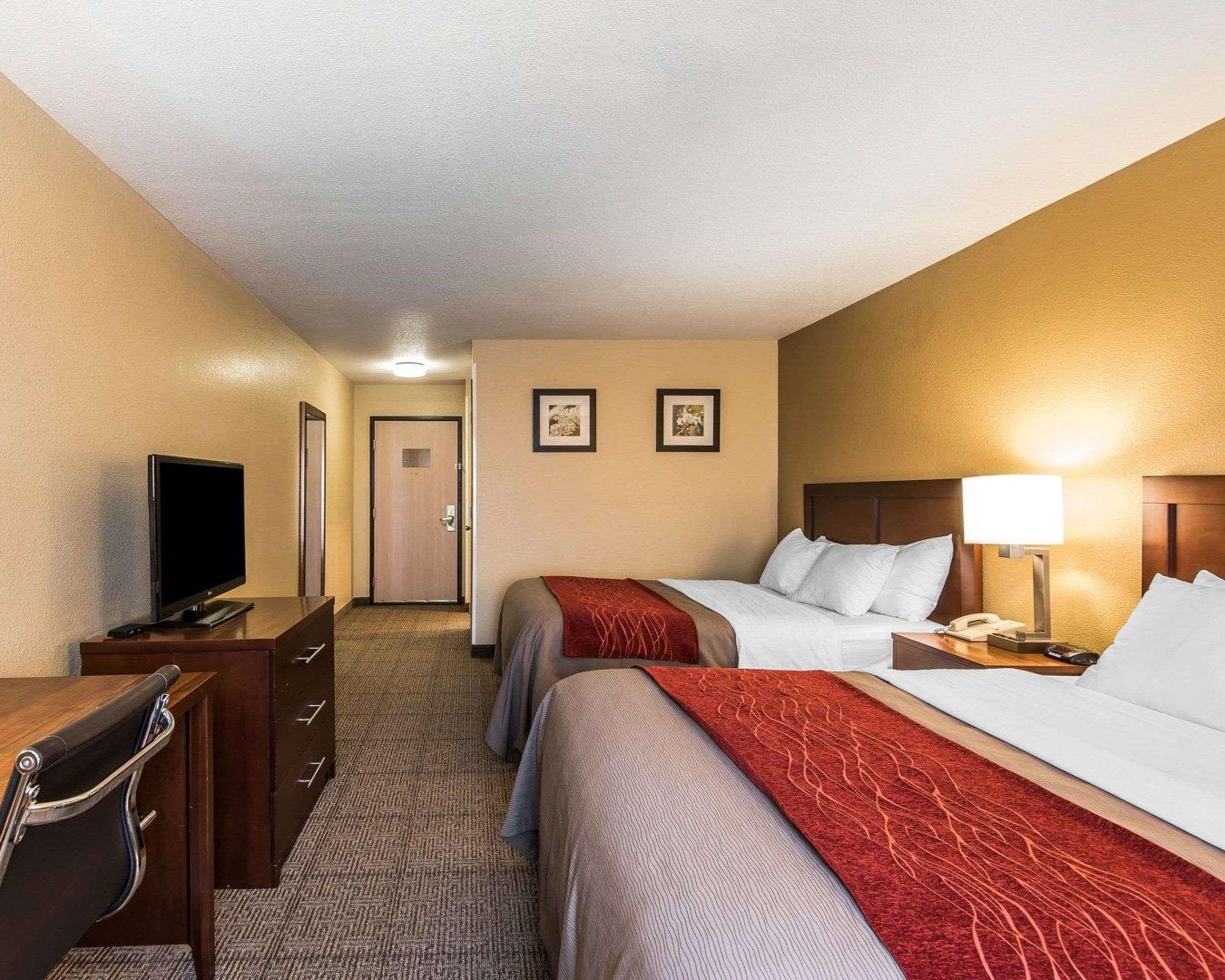 Quality Inn & Suites Bethany Buitenkant foto