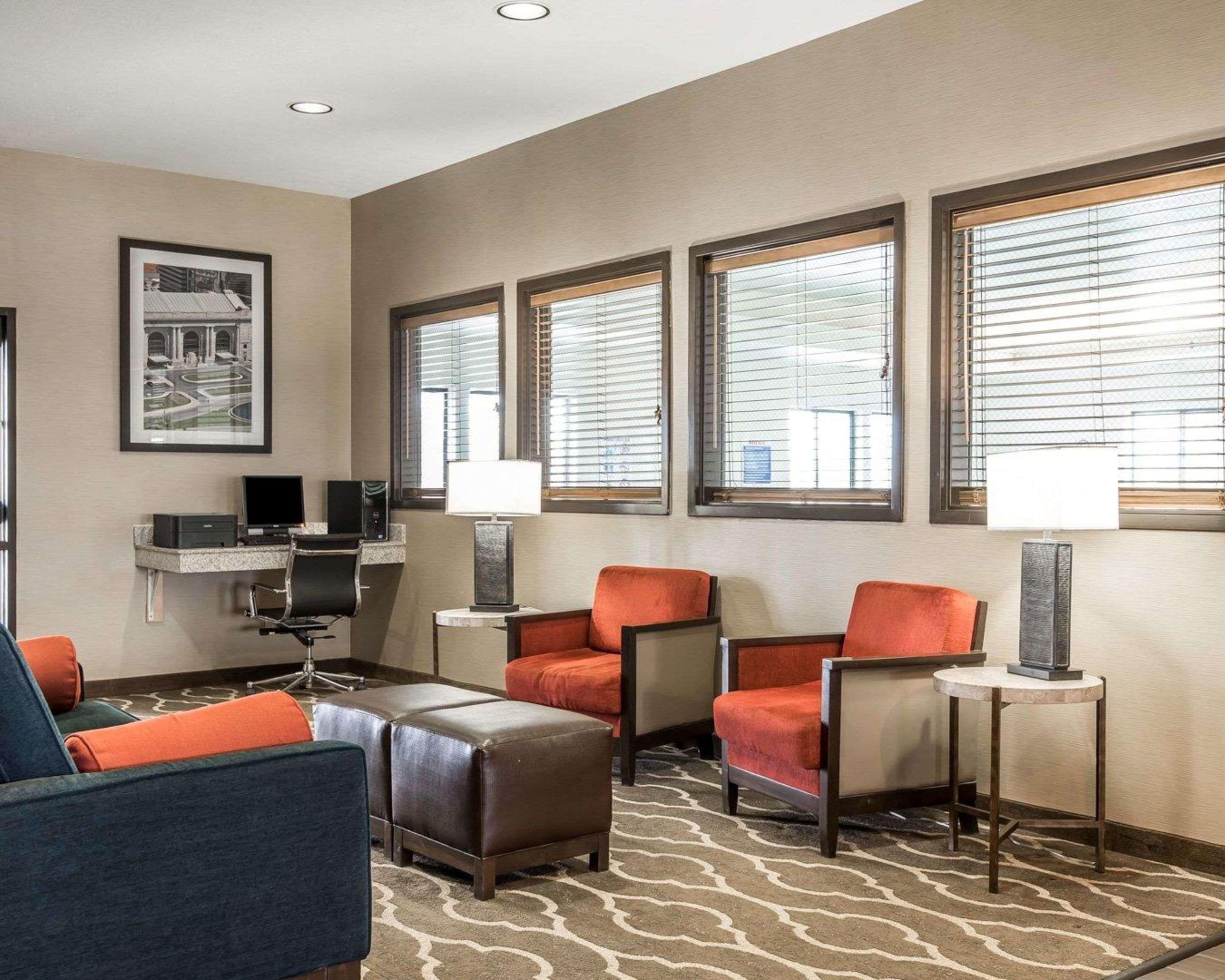 Quality Inn & Suites Bethany Buitenkant foto