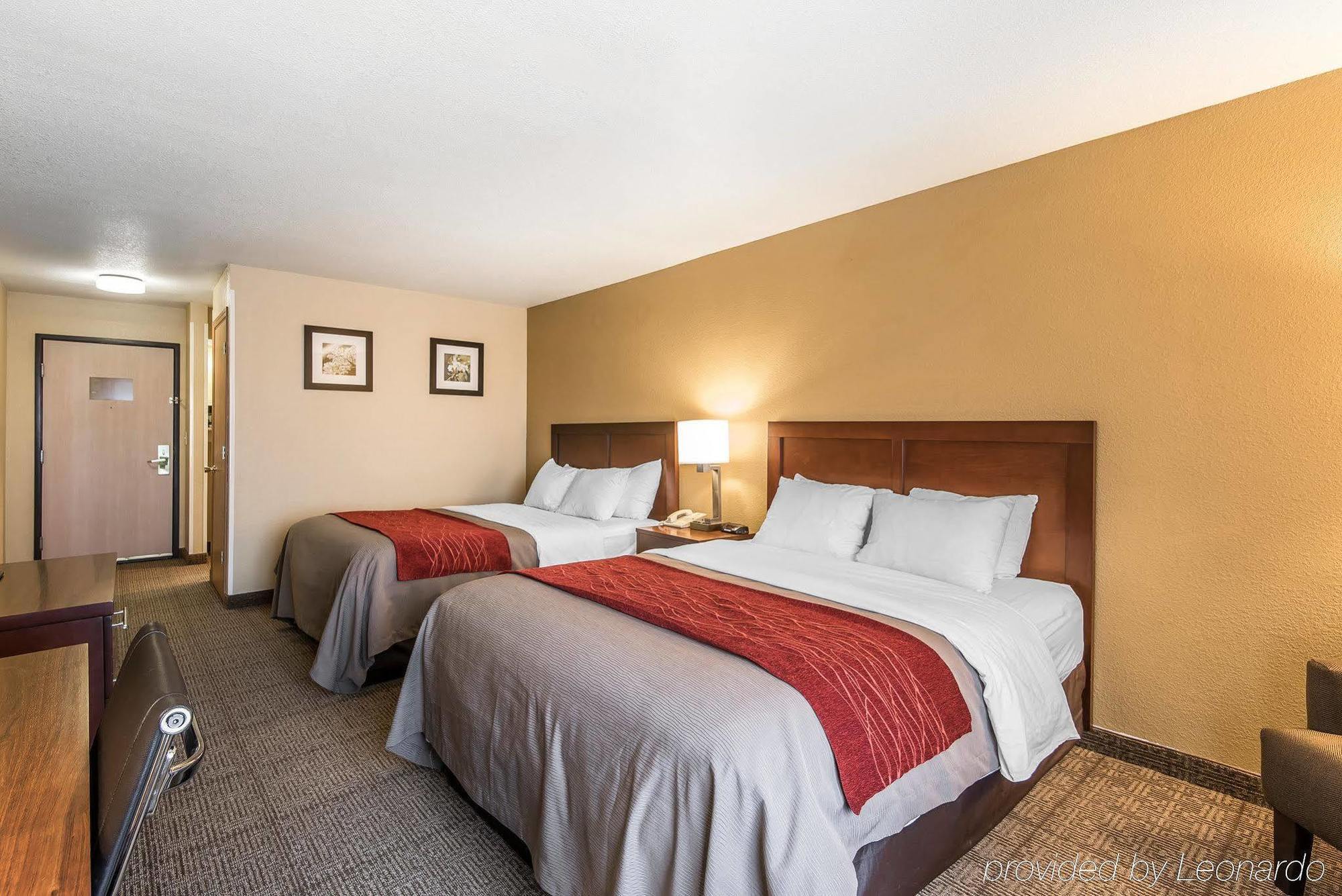 Quality Inn & Suites Bethany Buitenkant foto