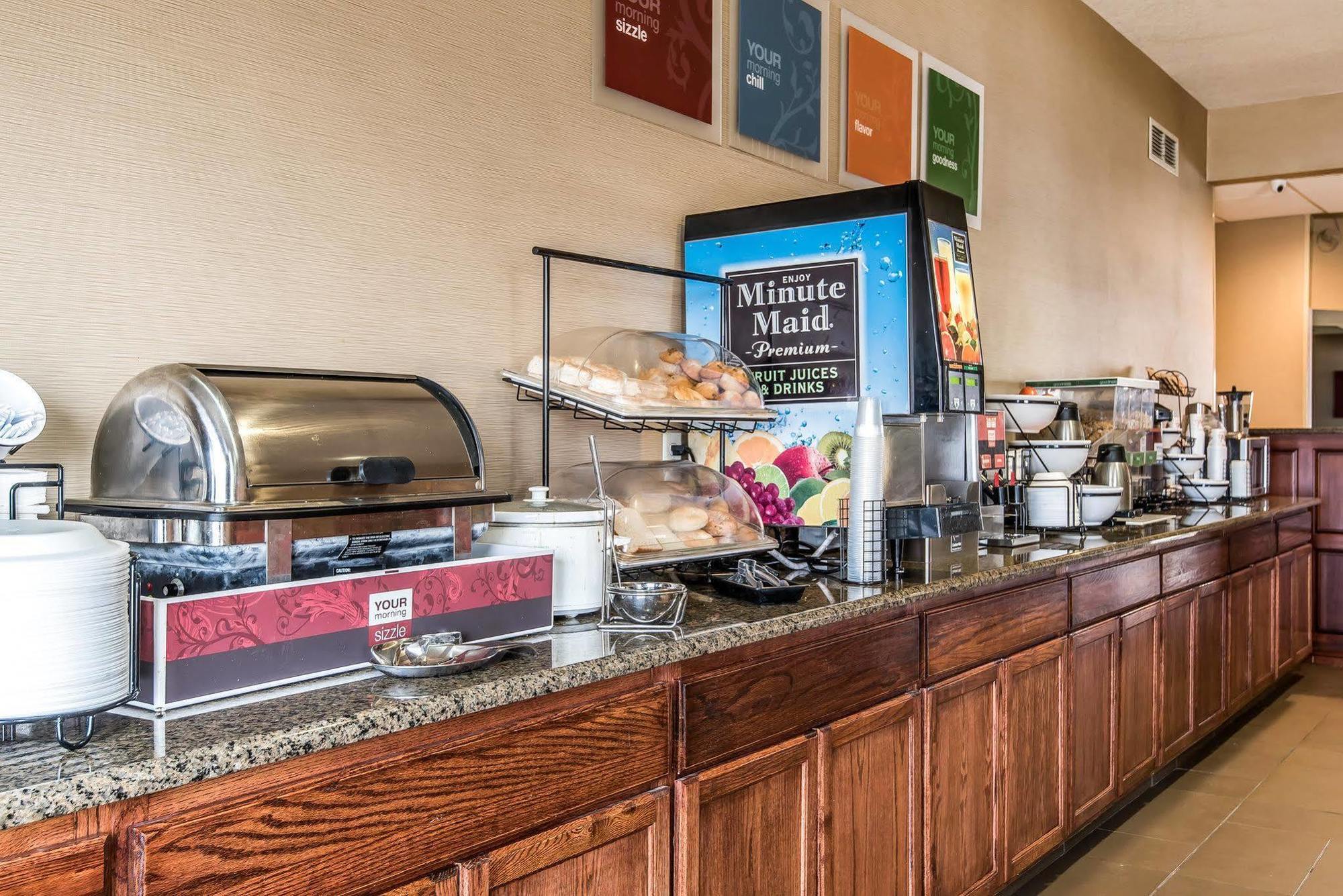 Quality Inn & Suites Bethany Buitenkant foto