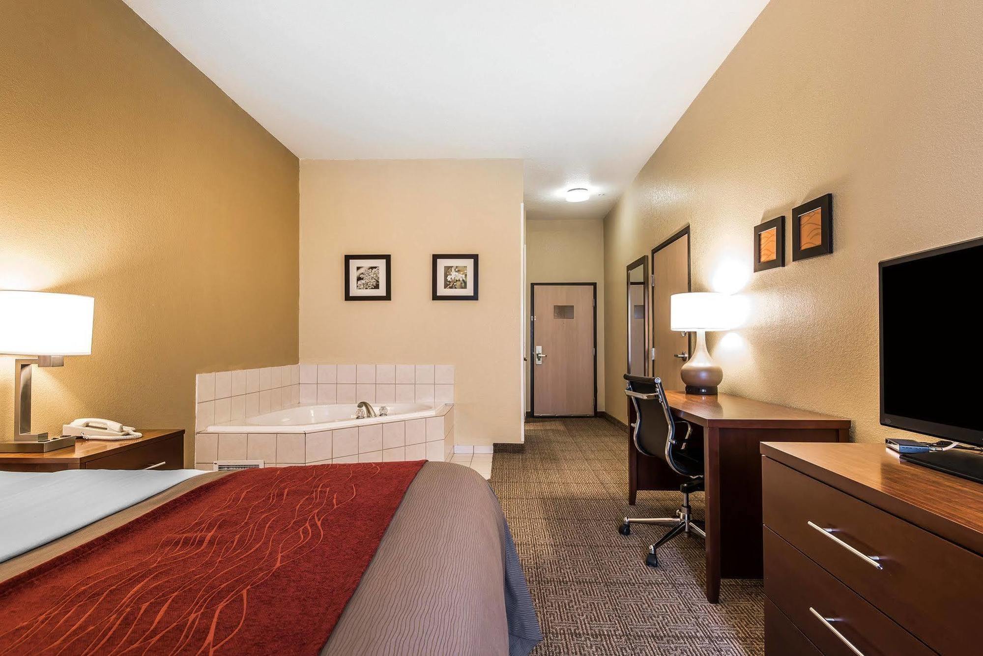 Quality Inn & Suites Bethany Buitenkant foto