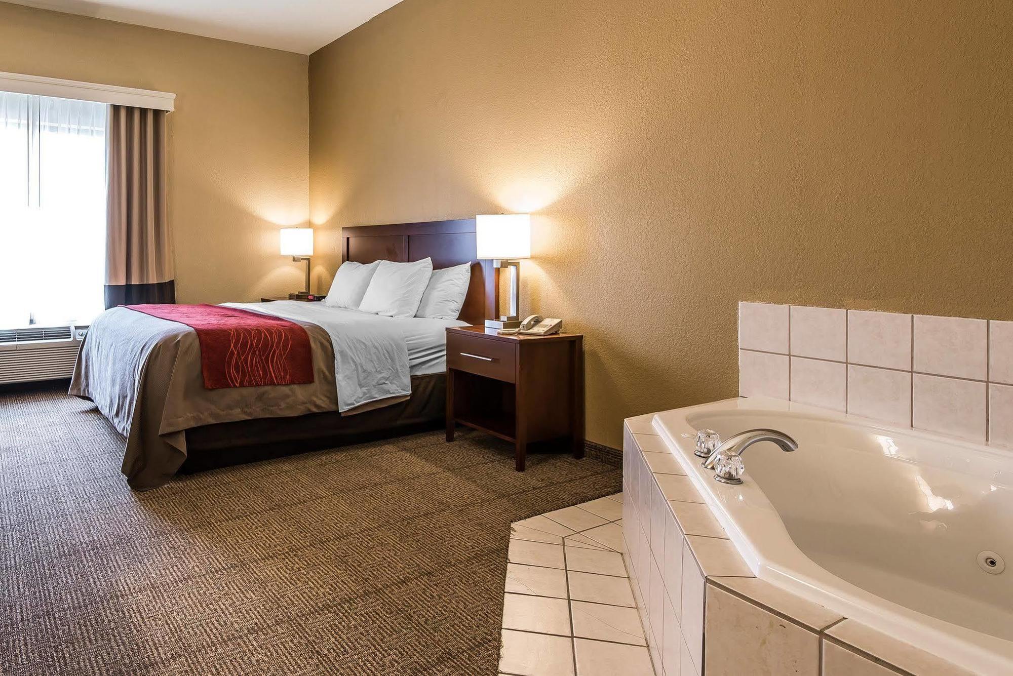 Quality Inn & Suites Bethany Buitenkant foto